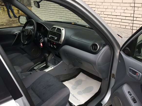 2001 Toyota RAV4 II (XA20), серебристый - вид 6