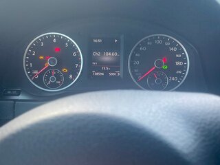 2015 Volkswagen Tiguan I Рестайлинг, белый, 1450000 рублей, вид 3
