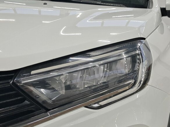 2023 Lada (ВАЗ) Vesta Cross I Рестайлинг (NG), белый - вид 16