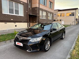 2016 Toyota Camry VII (XV50) Рестайлинг, чёрный, 1999999 рублей, вид 1