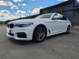 2020 BMW 5 серии 520i VII (G30/G31/G38), белый, 4050000 рублей, вид 2