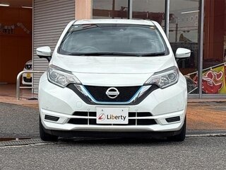 2018 Nissan Note Nismo II Рестайлинг, белый, 643000 рублей, вид 2