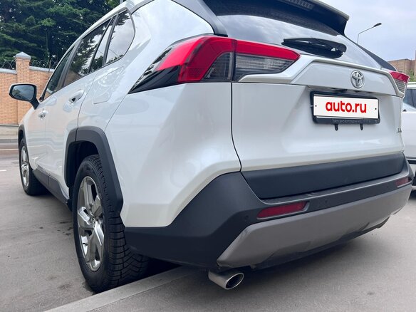 2022 Toyota RAV4 V (XA50), белый, 4100000 рублей - вид 4