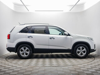 2017 Kia Sorento II Рестайлинг, белый, 2177000 рублей, вид 4