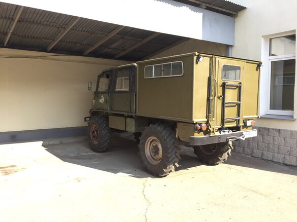 1956 Mercedes-Benz Unimog, зелёный - вид 1