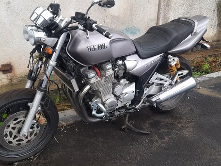 1998 Yamaha XJR1300, серебристый, 300000 рублей, вид 3