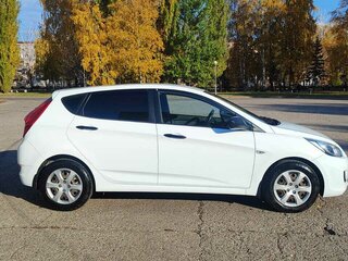 2014 Hyundai Solaris I, белый, 750000 рублей, вид 2