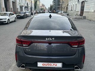 2021 Kia Rio IV Рестайлинг, серый, 2250000 рублей, вид 2