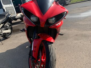 2012 Yamaha YZF-R1, красный, 1050000 рублей, вид 1