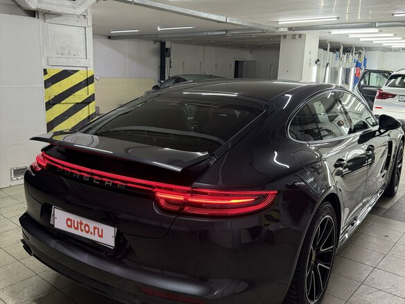 2019 Porsche Panamera 4 II, серый, 10400000 рублей - вид 3