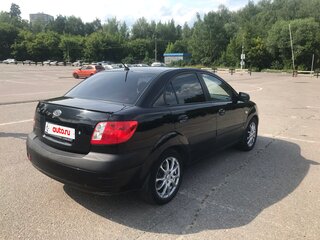 2005 Kia Rio II, чёрный, 425000 рублей, вид 4