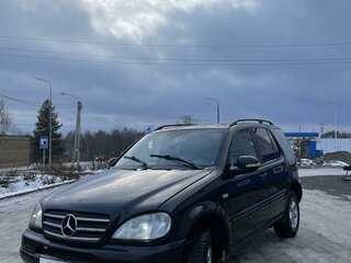 1999 Mercedes-Benz M-Класс 320 I (W163), чёрный, 400000 рублей, вид 1
