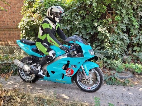 1997 Suzuki GSX-R 750, голубой, 520000 рублей, вид 4