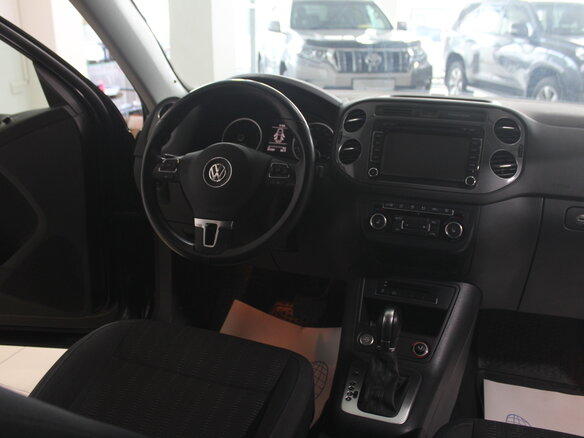 2014 Volkswagen Tiguan I Рестайлинг, чёрный, 1500000 рублей - вид 7