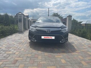 2016 Toyota Camry VII (XV50) Рестайлинг, чёрный, 2050000 рублей, вид 3