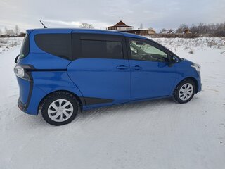 2018 Toyota Sienta II Рестайлинг, синий, 1550000 рублей, вид 3