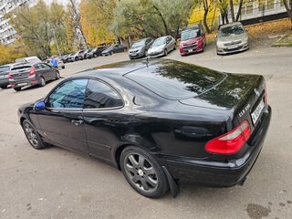2001 Mercedes-Benz CLK-Класс 230 I (W208) Рестайлинг, чёрный, 830000 рублей, вид 4