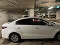2020 Kia Rio IV Рестайлинг, белый, 1950000 рублей - вид 5