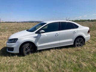 2019 Volkswagen Polo V Рестайлинг, белый, 1500000 рублей, вид 4