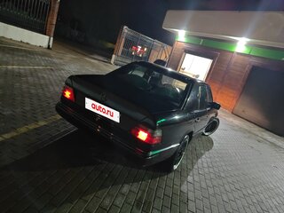 1992 Mercedes-Benz W124 220, чёрный, 450000 рублей, вид 2
