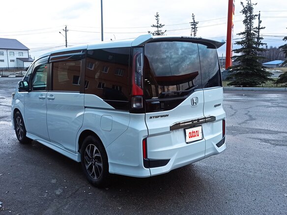2018 Honda Stepwgn Spada V Рестайлинг, белый, 2390000 рублей - вид 4