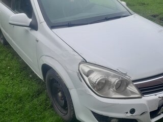 2012 Opel Astra H Рестайлинг, белый, 300000 рублей, вид 2
