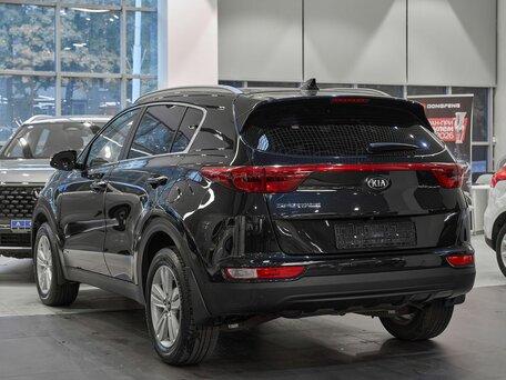 2017 Kia Sportage IV, чёрный, 1599000 рублей, вид 4