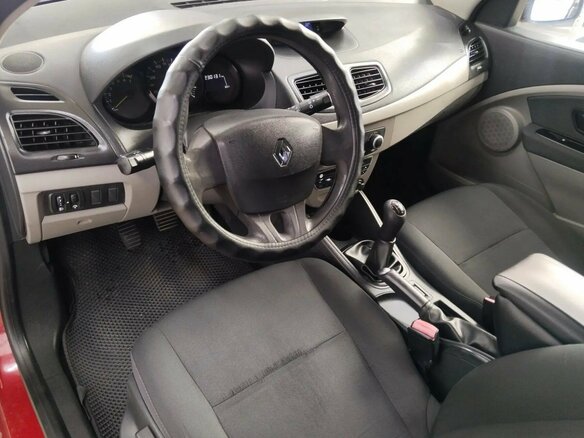 2011 Renault Megane III, красный, 320000 рублей - вид 7