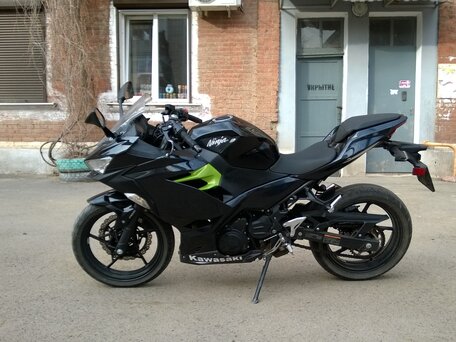 2019 Kawasaki Ninja 400, чёрный, 450000 рублей, вид 1