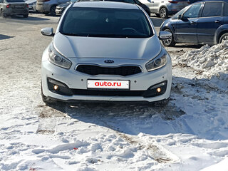 2017 Kia Ceed II Рестайлинг, белый, 1050000 рублей, вид 1
