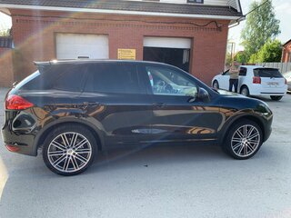 2012 Porsche Cayenne S II (958), чёрный, 2490000 рублей, вид 3