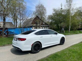 2016 Chrysler 200 II, белый, 1240000 рублей, вид 4