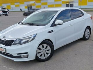 2013 Kia Rio 5-speed III, белый, 835000 рублей, вид 1