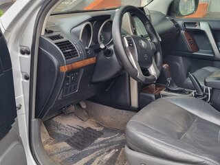 2010 Toyota Land Cruiser Prado 150 Series, серебристый, 2850000 рублей, вид 3