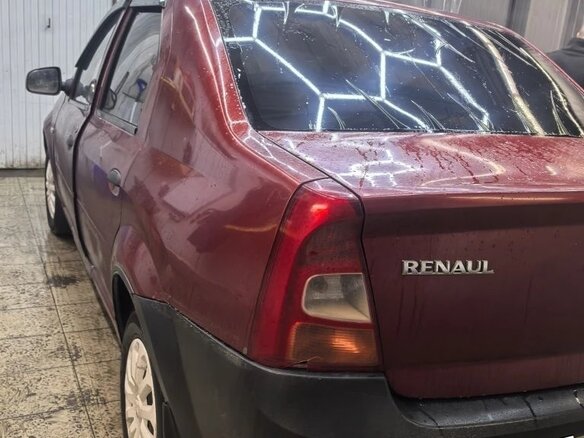 2010 Renault Logan I Рестайлинг, красный, 245000 рублей - вид 5