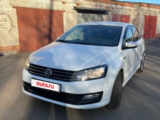 2018 Volkswagen Polo V Рестайлинг, белый, 1300000 рублей, вид 2
