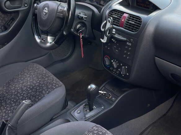 2001 Opel Corsa C, серый, 320000 рублей - вид 4