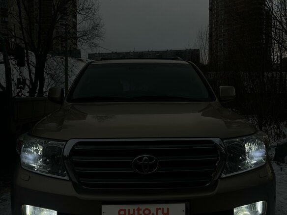 2007 Toyota Land Cruiser 200 Series, золотистый, 3400000 рублей - вид 3