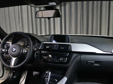 2017 BMW 3 серии 320i xDrive VI (F3x) Рестайлинг, белый, 1849000 рублей, вид 5