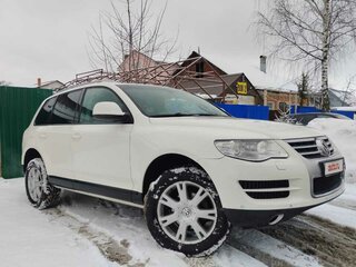 2007 Volkswagen Touareg I Рестайлинг, белый, 1290000 рублей, вид 3
