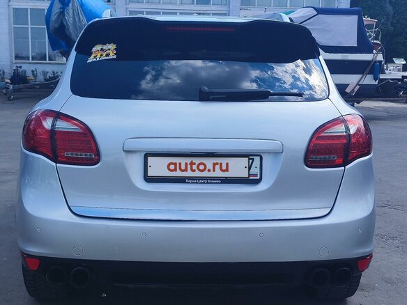 2010 Porsche Cayenne S II (958), серебристый - вид 11