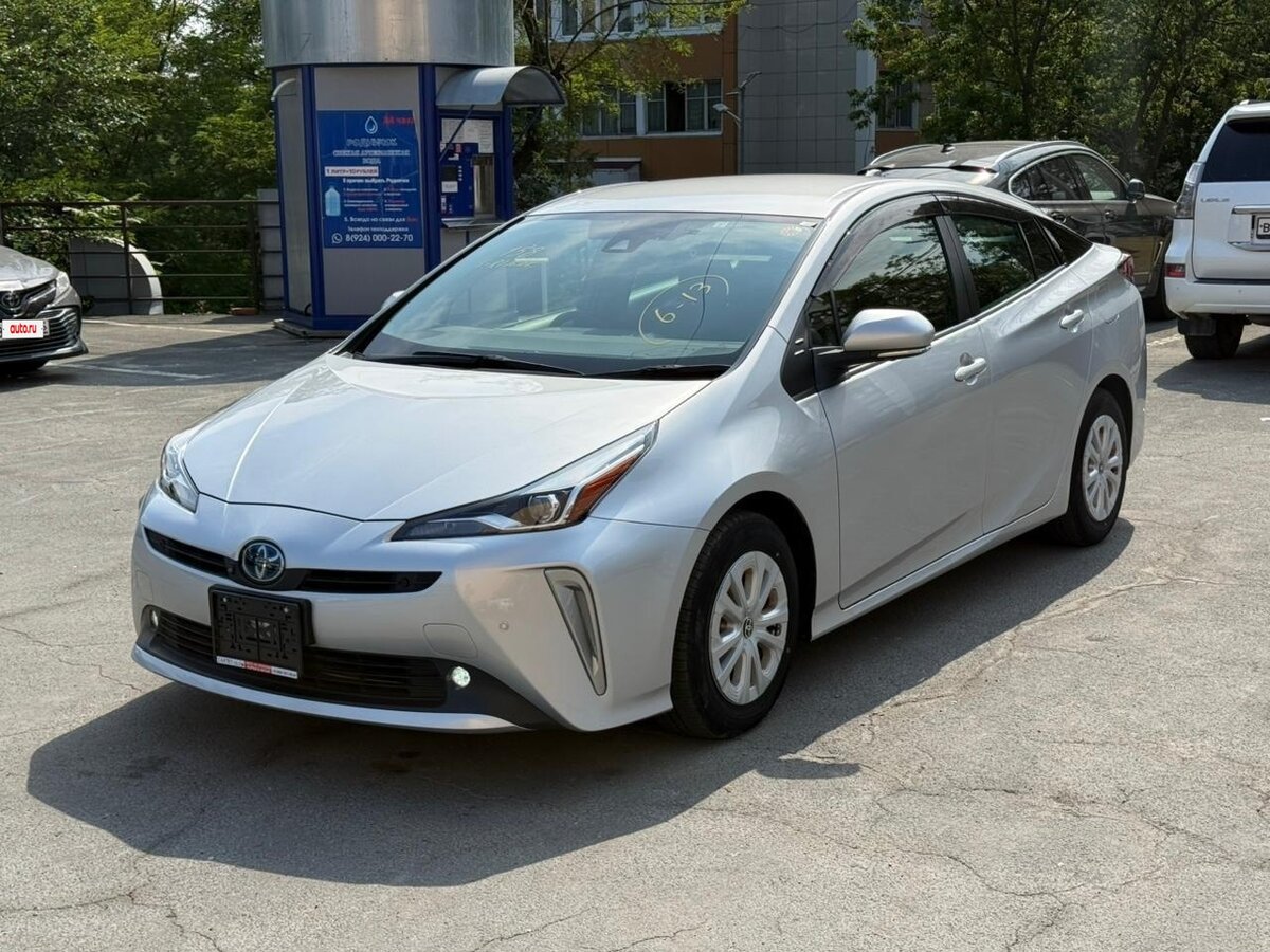 Открыть фотографии: Toyota Prius IV Рестайлинг (XW50)