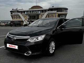 2016 Toyota Camry VII (XV50) Рестайлинг, чёрный, 2250000 рублей, вид 2