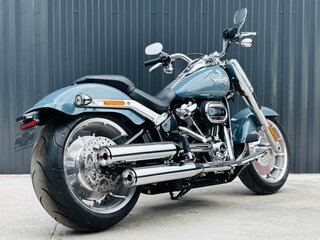 2024 Harley-Davidson Fat Boy, голубой, 3500000 рублей, вид 3