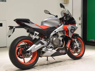 2022 Aprilia Tuono 660, красный, 1100000 рублей, вид 5