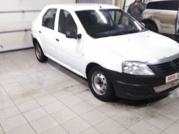 2013 Renault Logan I Рестайлинг, белый, 160000 рублей - вид 1