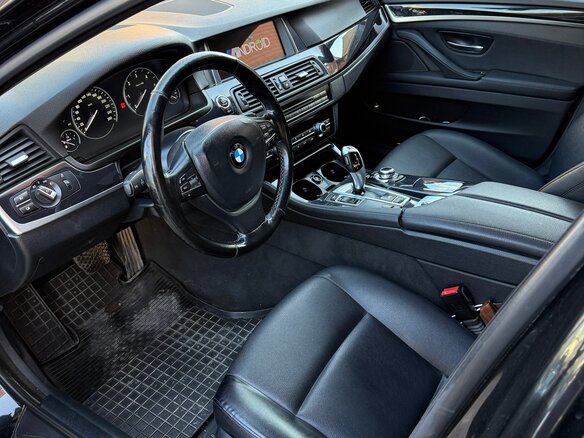 2016 BMW 5 серии 520d VI (F10/F11/F07) Рестайлинг, чёрный, 1700000 рублей - вид 2