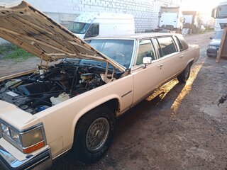 1985 Cadillac Fleetwood Brougham II Рестайлинг, бежевый, 1200000 рублей, вид 5