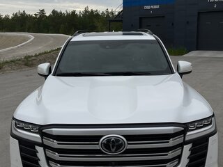 2021 Toyota Land Cruiser 300 Series, белый, 10700000 рублей, вид 2