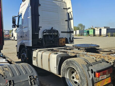2011 Volvo FH, белый, 3450000 рублей, вид 3